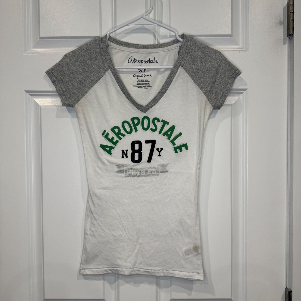 Aeropostale Womens V-Neck Raglan Graphic T-Shirt White Grey Green Size Small